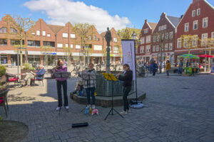 Querflötentrio in der Fußgängerzone