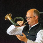 Keith Bean leitet das Jagdhornensemble des Musikschulkreises