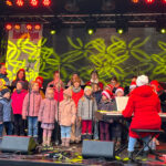 Kinder- und Jugendchor des Musikschulkreises auf dem Weihnachtsmarkt in Lüdinghausen