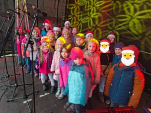 Kinder- und Jugendchor auf dem Weihnachtsmarkt 205 in Lüdinghausen
